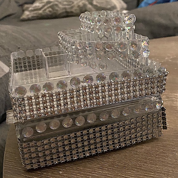 Bling Glam Vanity Makeup and Jewelry Organizer - Picture 2 of 3